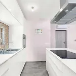 Stunning In 포레치